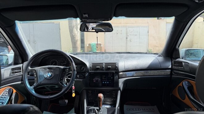 BMW 528-9