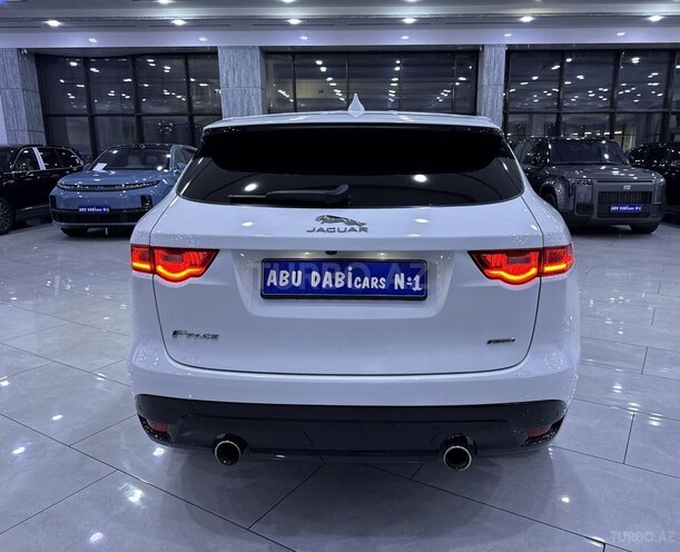 Jaguar F-Pace-7