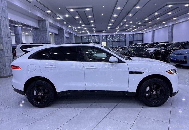 Jaguar F-Pace-4