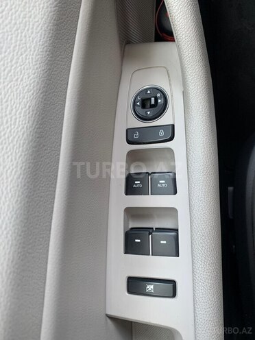Hyundai Sonata-15