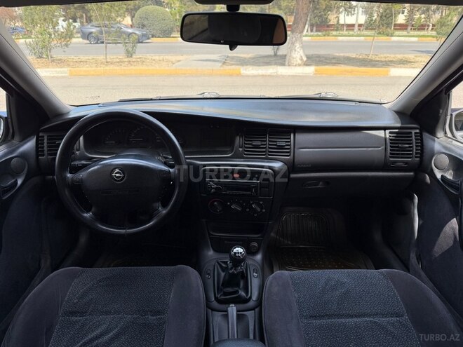 Opel Vectra-18