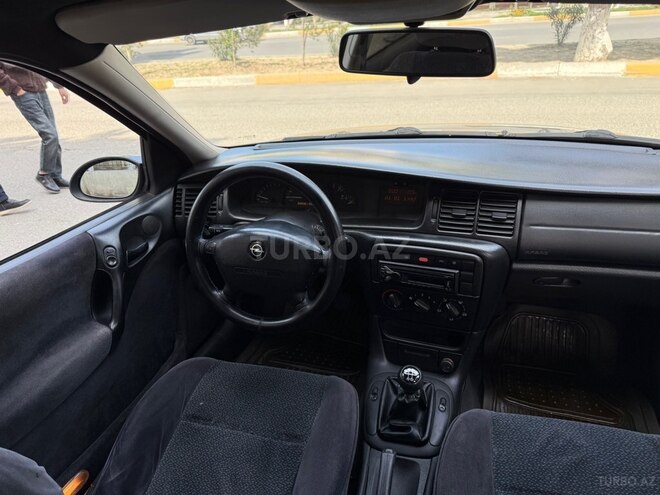 Opel Vectra-6