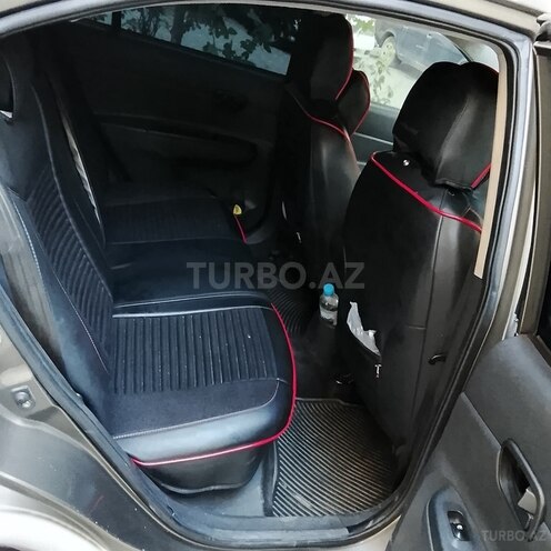 Hyundai Accent-5
