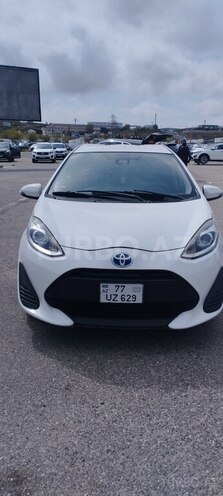 Toyota Aqua-1