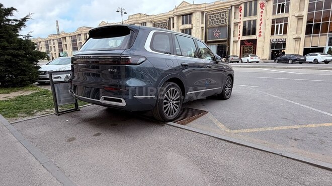 Geely Galaxy M9-4