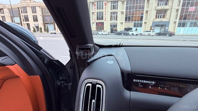 Geely Galaxy M9-9