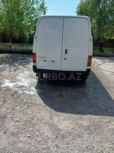 Ford Transit-2