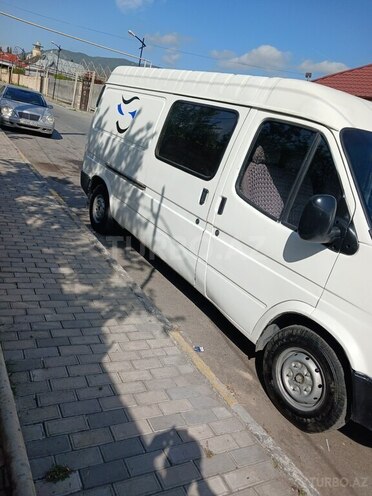 Ford Transit-4