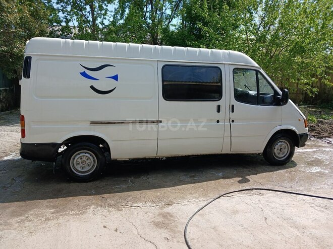 Ford Transit-7