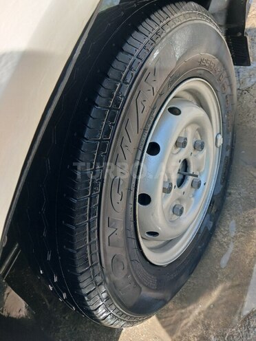 Ford Transit-9