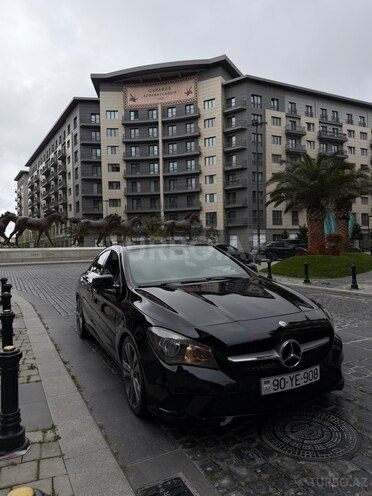 Mercedes CLA 250-1