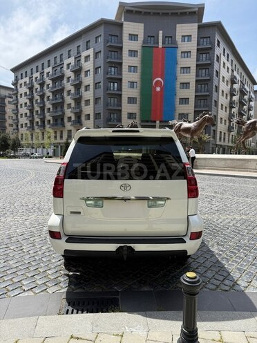 Toyota Land Cruiser Prado-4