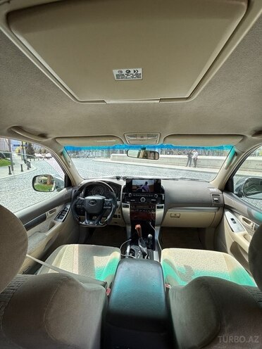 Toyota Land Cruiser Prado-5