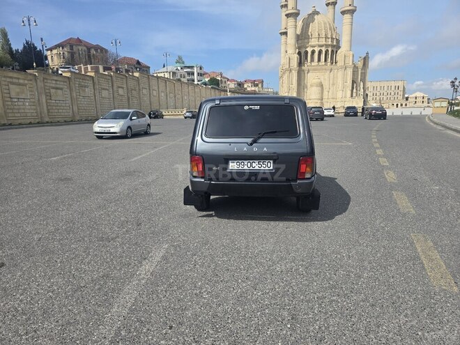 LADA (VAZ) Niva-8