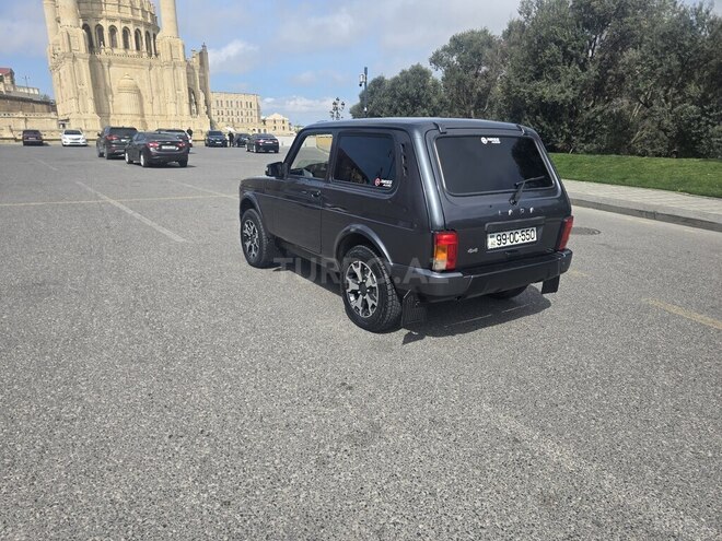LADA (VAZ) Niva-9