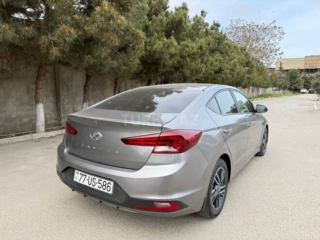 Hyundai Elantra-5