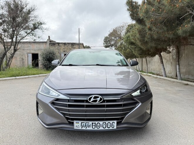 Hyundai Elantra-3