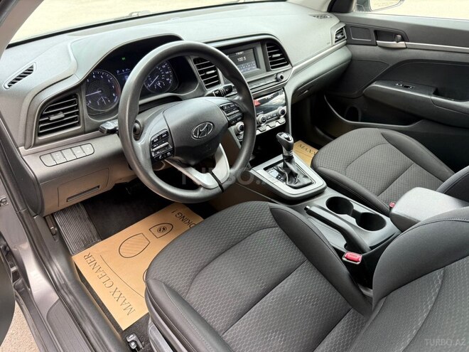 Hyundai Elantra-7