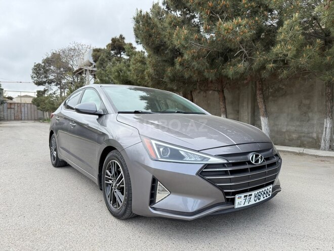 Hyundai Elantra-1