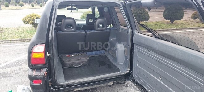 Toyota RAV4-10