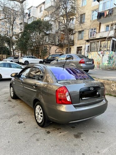 Hyundai Accent-3