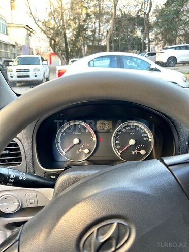Hyundai Accent-6
