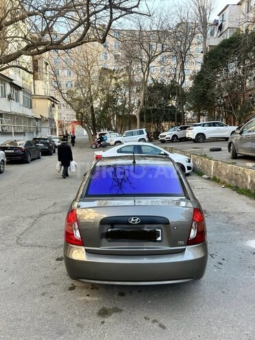Hyundai Accent-2