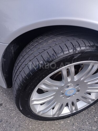 Mercedes E 200-19