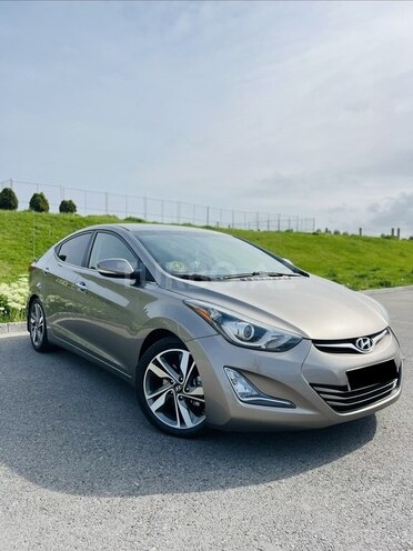 Hyundai Elantra-1