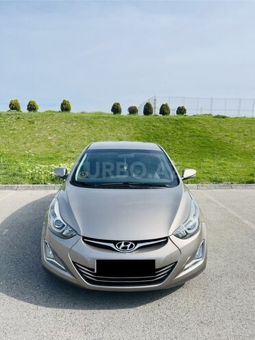 Hyundai Elantra-2