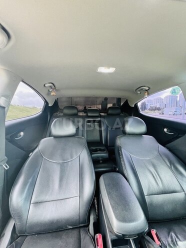 Hyundai Elantra-13