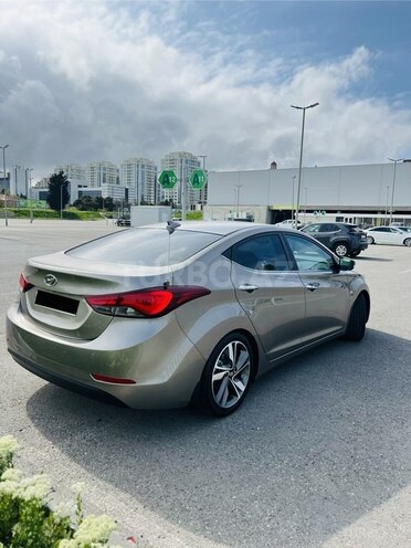 Hyundai Elantra-6