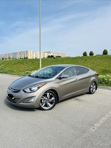 Hyundai Elantra-3