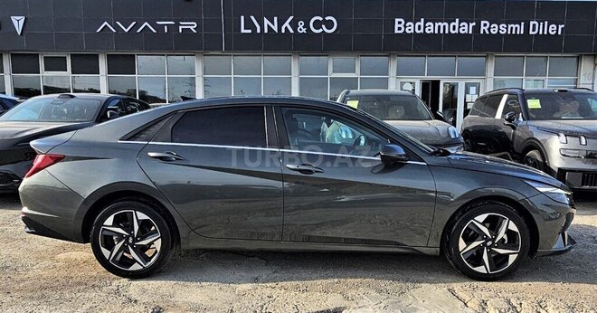 Hyundai Elantra-6