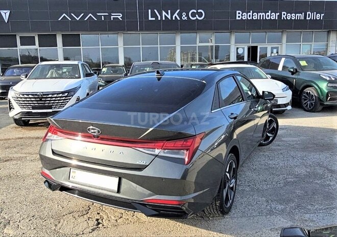 Hyundai Elantra-4