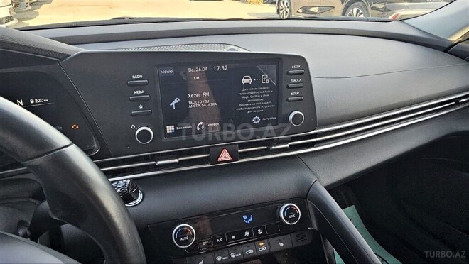 Hyundai Elantra-8