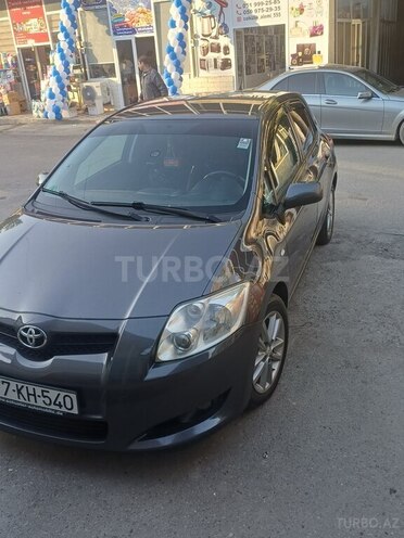Toyota Auris-2