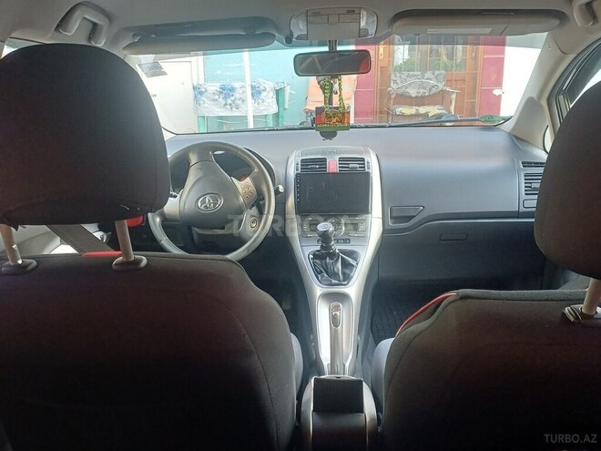 Toyota Auris-7