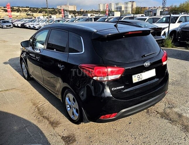 Kia Carens-4