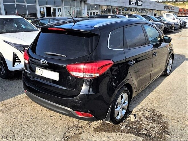Kia Carens-2