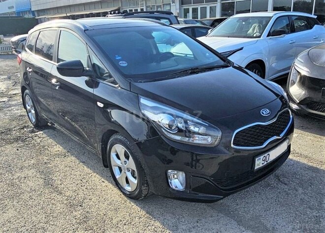 Kia Carens-3