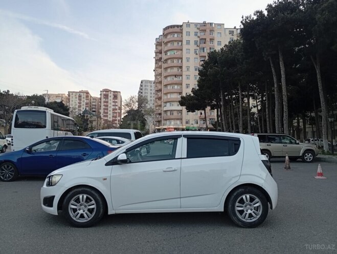 Chevrolet Aveo-8
