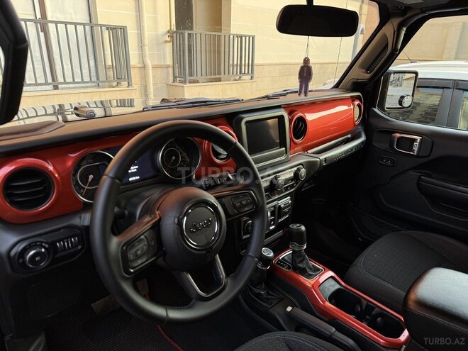 Jeep Wrangler-11