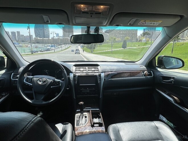 Toyota Camry-5