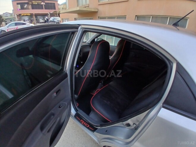 Kia Rio-12