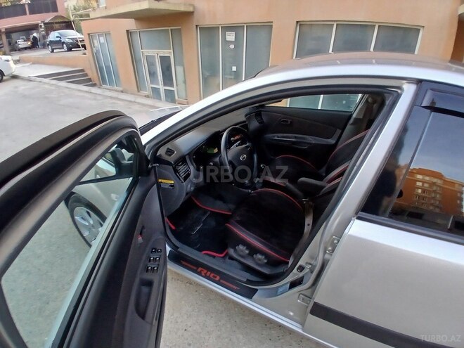 Kia Rio-15