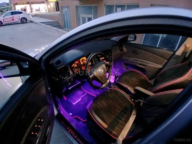 Kia Rio-13