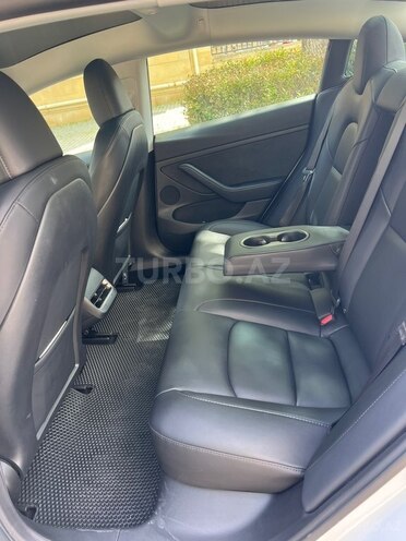 Tesla Model 3-7