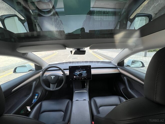 Tesla Model 3-9