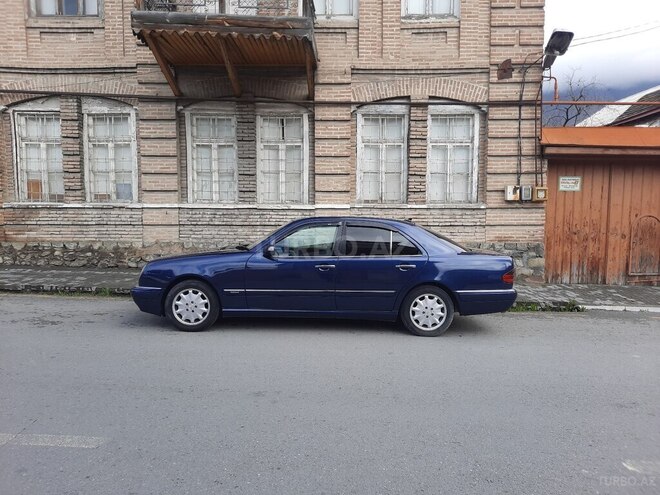 Mercedes E 200 1995, 380,000 km - 2.0 л - Şəki